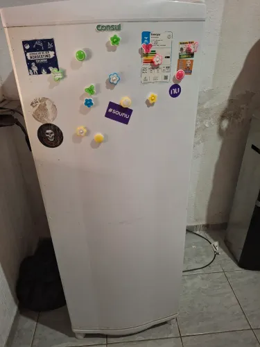 Vende -se geladeira