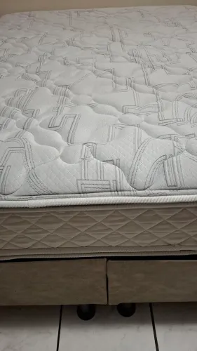 Cama Box Queen ÓTIMO ESTADO