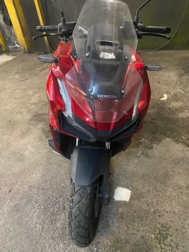 VENDO HONDA ADV 160 QUITADA 2025