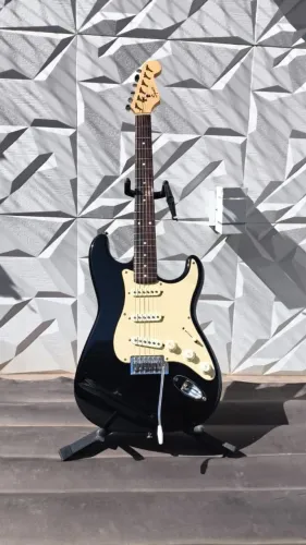 Squier Bullet Stratocaster 20th Anniversary by Fender - Raridade (2002)
