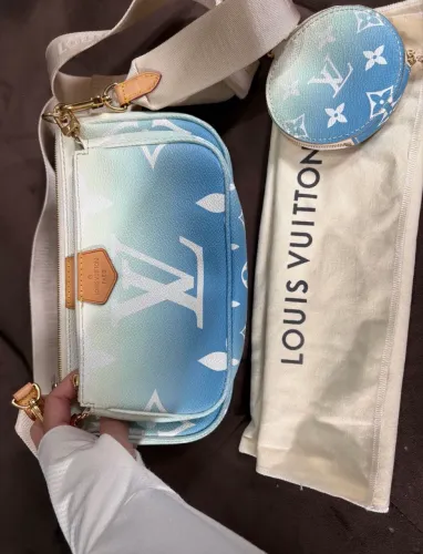 Bolsa pochete louis Vuitton azul e branca monogram 3 em 1