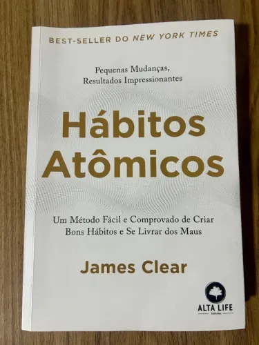 Livro "Hábitos Atômicos" - James Clear - LIvro quase novo em excelente estado