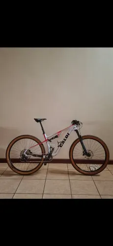 Vendo quadro Caloi Elite Carbon FS 2025
