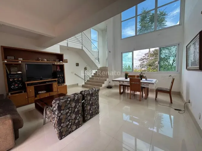 Casa para aluguel, 3 quartos, ampla área no bairro Estoril.