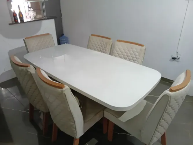 Vendo mesa de jantar, sofa e mesa de centro