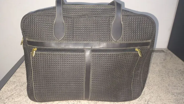 Bolsa em material emborrachado para notebook