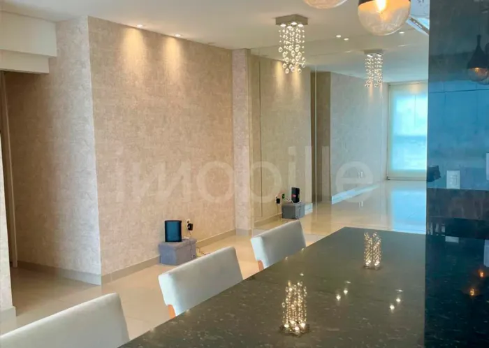 Apartamento no Edifício Dourado do Mar no Centro em Itajaí