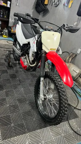 XR 200 moto de trilha