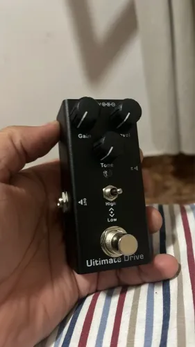 Pedais de guitarra