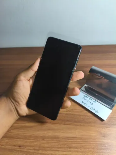 SAMSUNG GALAXY M52 5G - 128 GB (LIGANDO / DETALHE NA TELA)