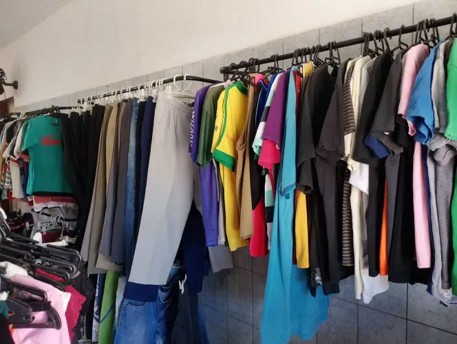 Brechó da Cris Tudo R$ 3,00 venha Garimpar