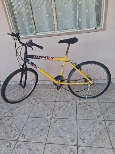 Bicicleta Aro 26 Honey Amarela e Preta - Com Marchas (Ideal para Passeio/Uso Diário)