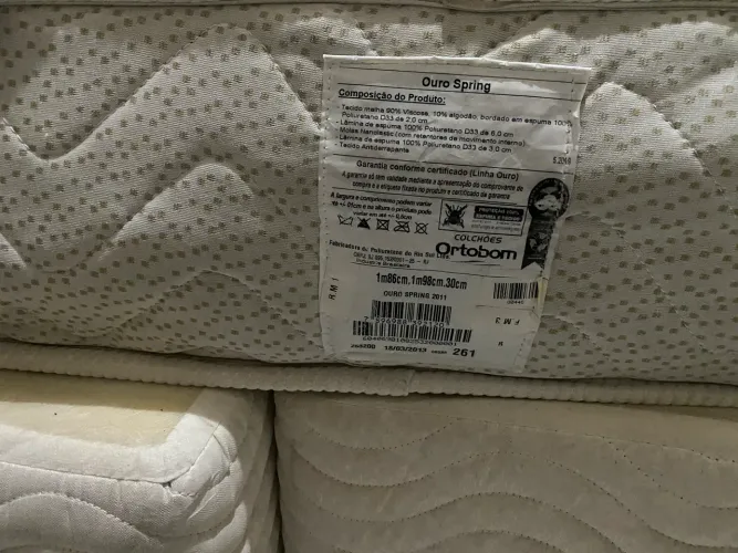 Cama box King Ortobom com cabeceira
