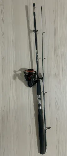 Conjunto Molinete Venza 4000 Marine Sports + Vara  Carbono - 2 P