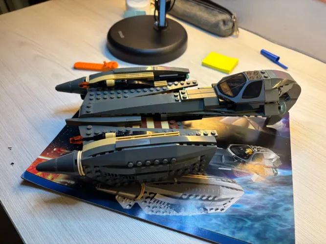 Lego Star Wars set 8095 General Grievous Starfighter - SEM MINIFIGURAS - INCOMPLETO