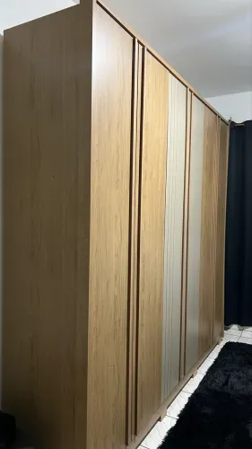 Guarda-Roupa casal 6 Portas e 4 Gavetas