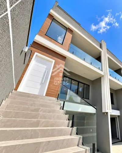 Sobrado à venda no bairro Tingui - Curitiba/PR