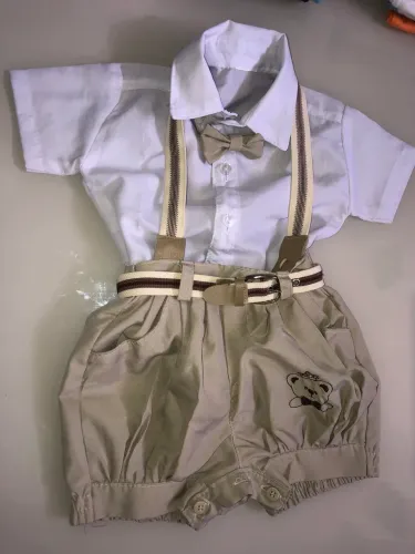 Vendo roupa pra batizado menino 