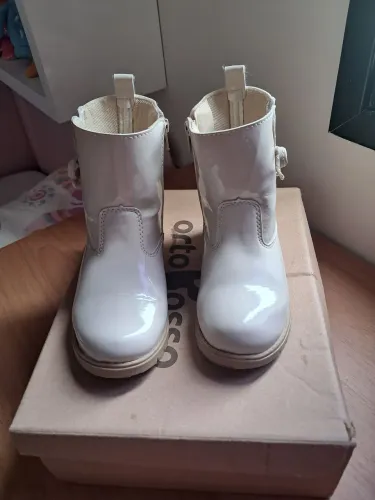 Vendo bota de menina 