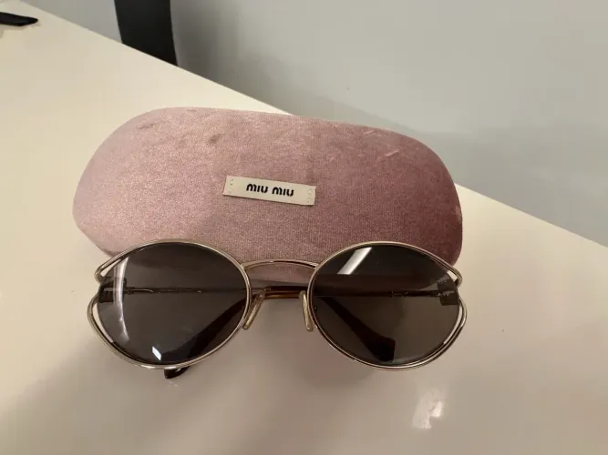 ÓculosMarca: Miu Miu * Modelo MU 52YS / SMU52Y