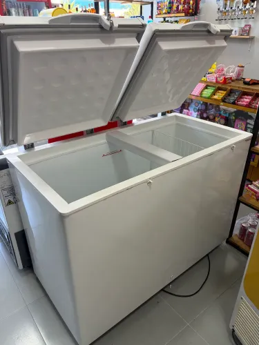 Freezer horizontal Fricon 411L 220v, 8 meses de uso