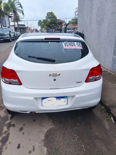 Chevrolet Onix Hatch LS 1.0 8V Flex Power Mec. 4P 2015