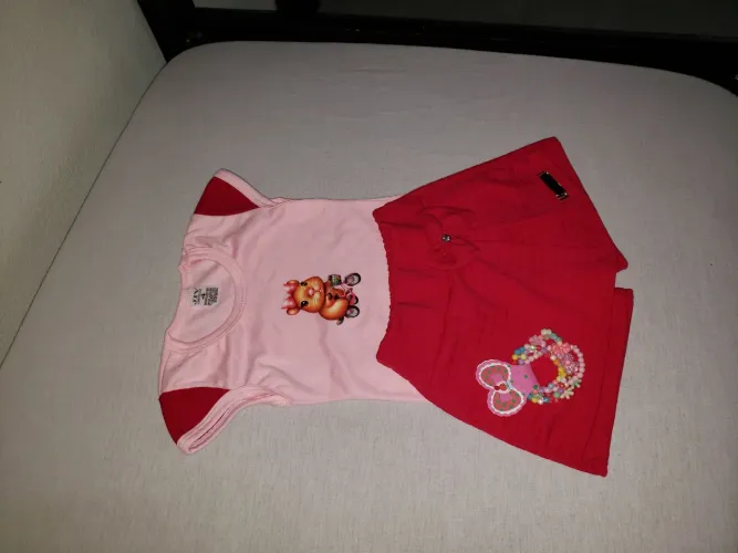 Vende-se conjunto infantil feminino tamanho 4 rosa pink