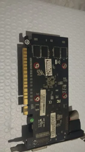 Placa de video GT 710