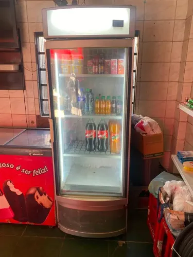 expositor vertical comercial Metalfrio