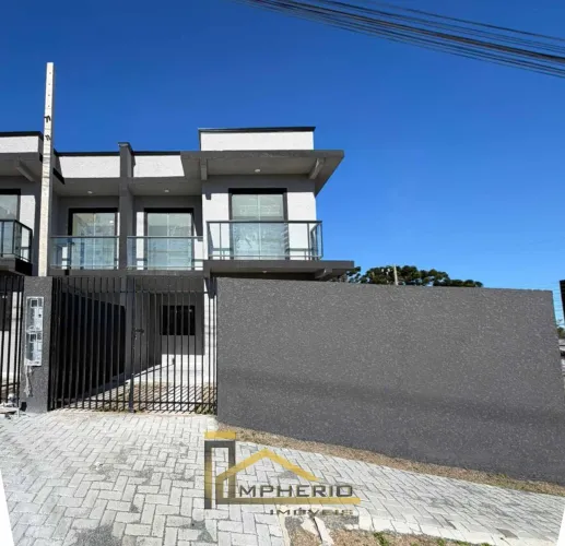 Sobrado à venda em Curitiba-PR, bairro Campo de Santana: 3 quartos, 1 sala, 2 banheiros, 1