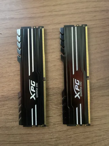 2 PENTE MEMORIA RAM DE 8GB RAM XPG 3200hz
