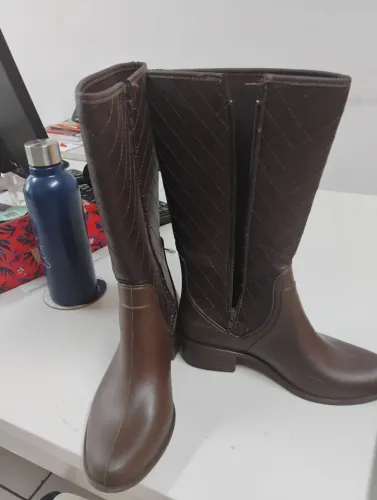 Bota cano alto
