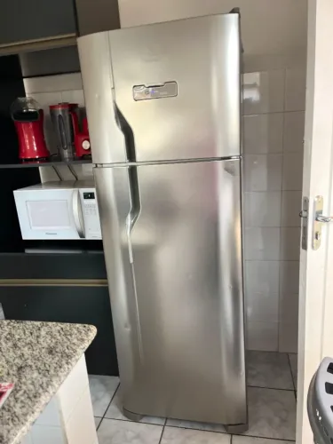 Geladeira Eletrolux Frost Free Inox