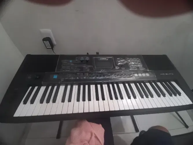 Teclado yamaha 473