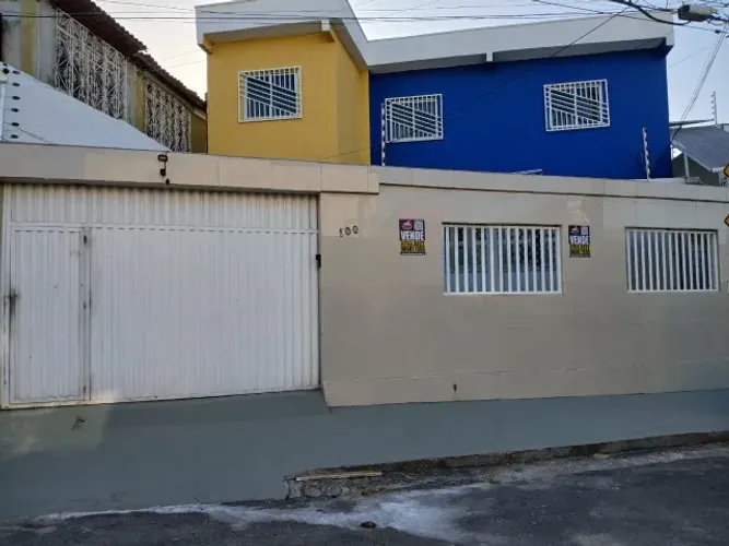 Casa à venda no Bairro de Fátima, Fortaleza, CE.