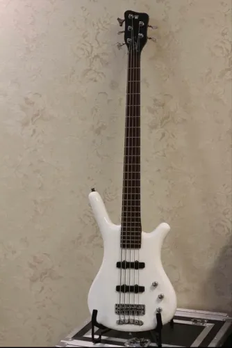 Baixo warwick corvette Standart ( Alemão)