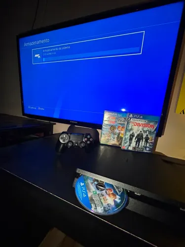 PlayStation 4 Slim 1TB + 2 Jogos e 1 Controle