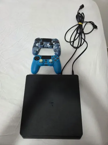 Playstation 4 inclui 2 controles e 1 jogo do Minecraft 