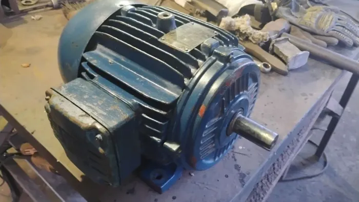 Motor elétrico Weg 6 CV, 440 V,1750 rpm