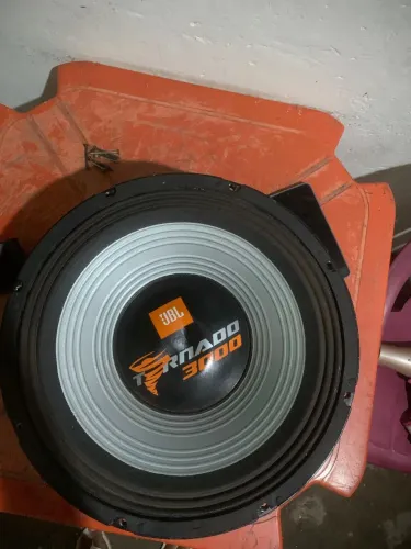 vendo ou troco, alto falante da tornado 3000 de 15p