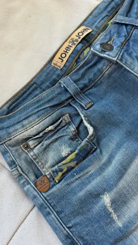 Calça jeans john john