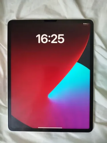 iPad Pro 12.9 Polegadas 256GB Wi-fi (5ªGen) + Apple Pencil (2ªGen) - Preciso vender logo