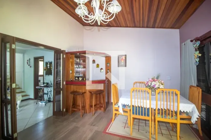 Casa à Venda - Vila Nova, 3 Quartos, 300 m2
