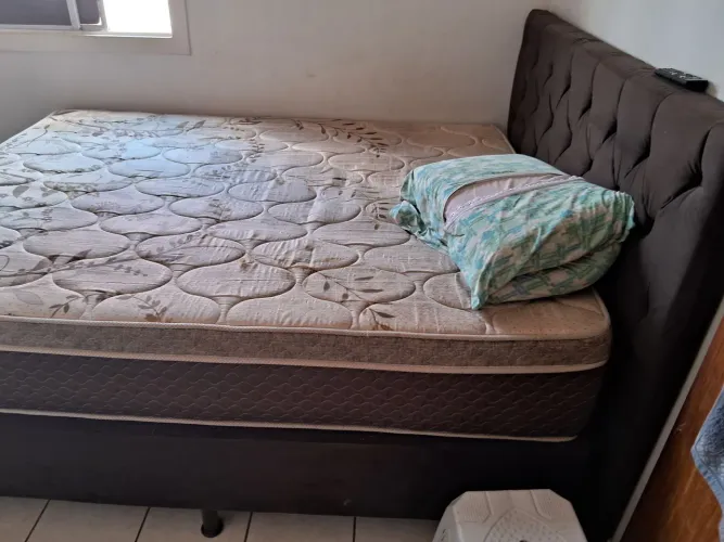 Vendo cama,guarda roupa ,mesa tudo