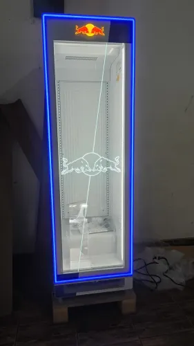Vendo freezer Expositor red Bull novo na caixa.