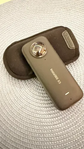 Câmera insta 360