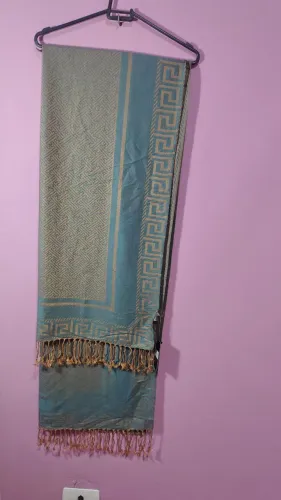 Lenço Pashimina com etiqueta de novo