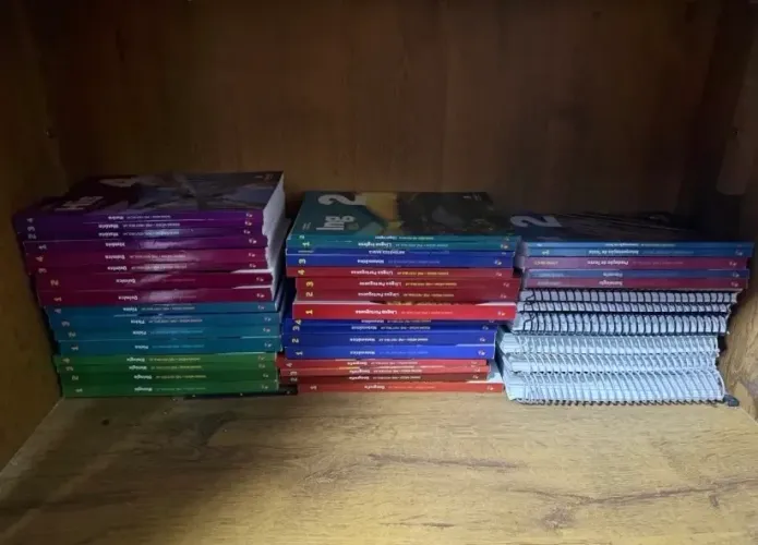 Livros Didáticos Poliedro - Ensino Médio e pré vestibular