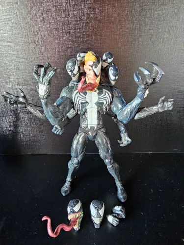 Marvel Select Venom