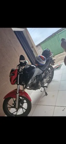 Cg 160 com detalhes de uso frente da titam